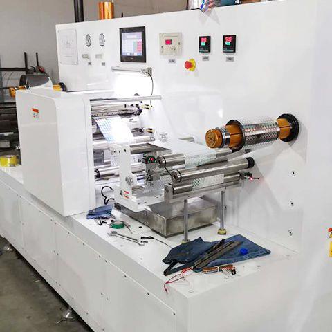 Positioning tracking overprint molding press